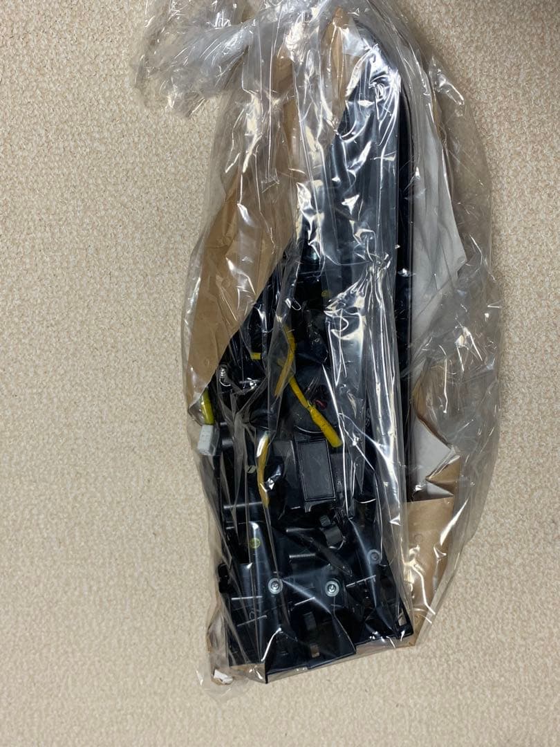 クラウン テールランプ 右　AZSH21