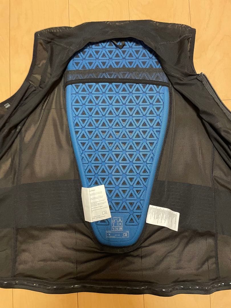 新品未使用　サロモン(SALOMON) スキー スノーボード プロテクター