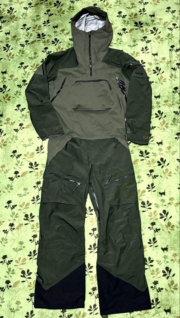 スノーボード PeakPerformance Heli Vertical Suit