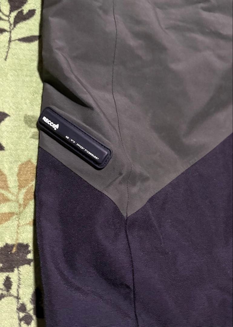 スノーボード PeakPerformance Heli Vertical Suit