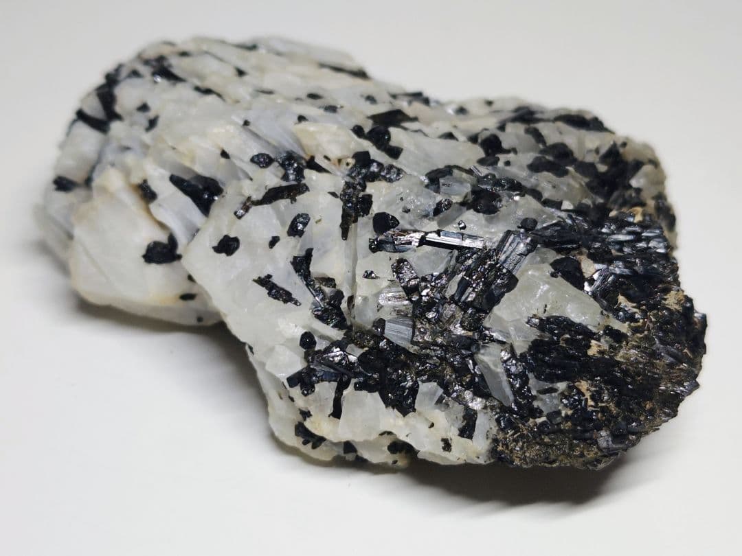 トルマリン 469g クォーツ 水晶 原石 鑑賞石 自然石 誕生石 鉱物 水石