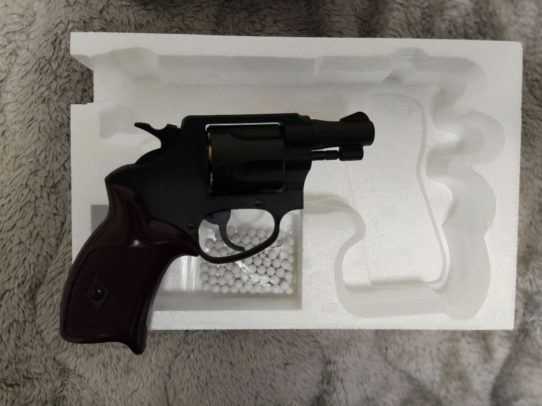 ポリスリボルバー　51mm銃身　プラグリップ　ブラックHW