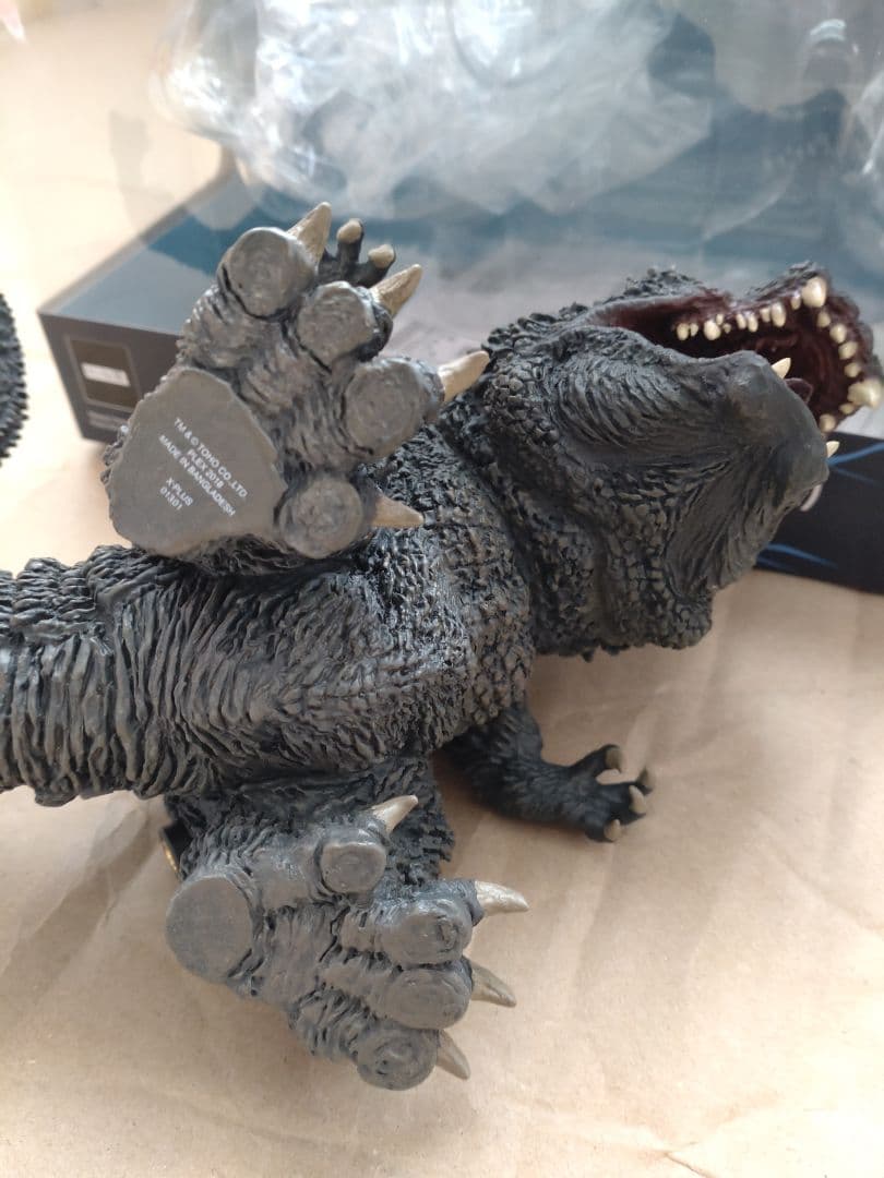 デフォリアル　ゴジラ（2001）発光Ver. 限定版