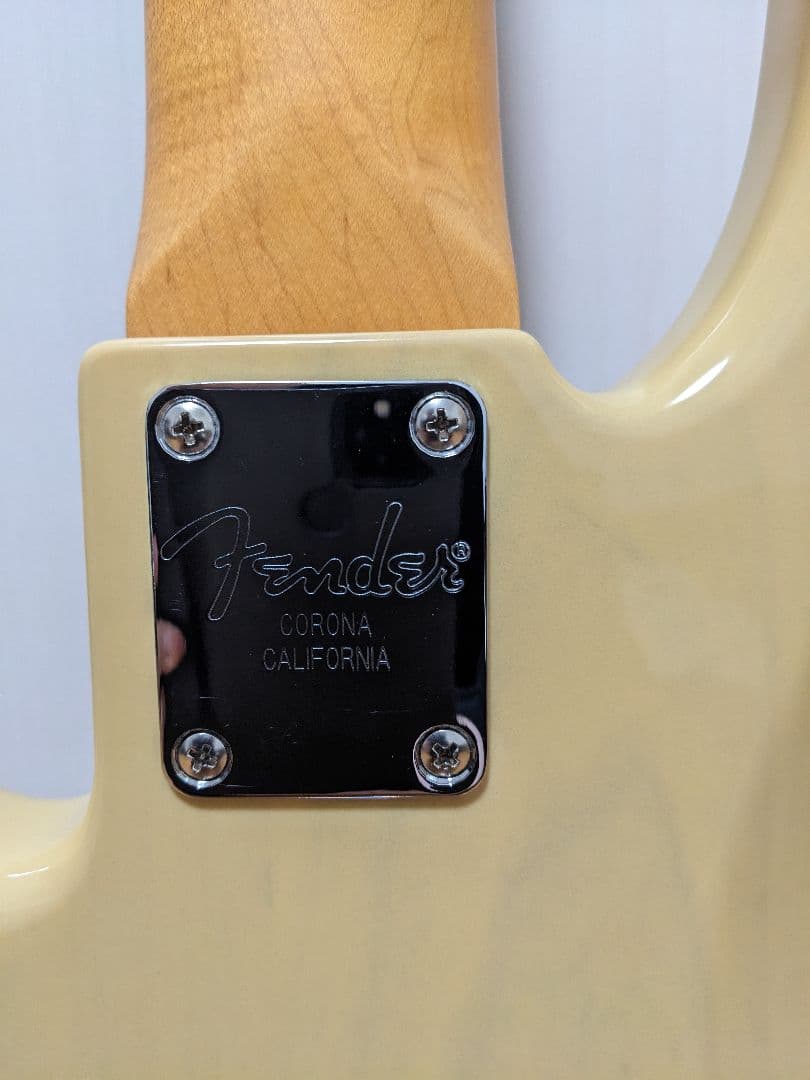 ベース Fender American Deluxe V Kazuki Arai MOD