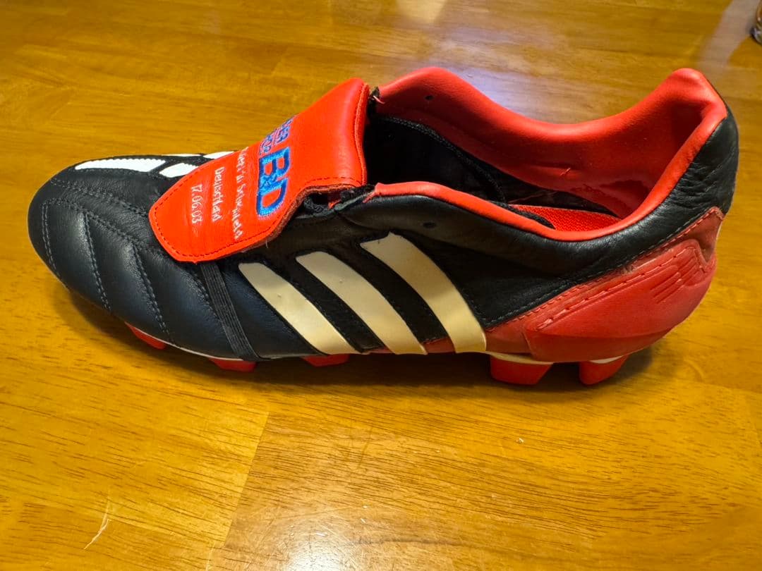サッカーシューズ スパイク 黒赤
