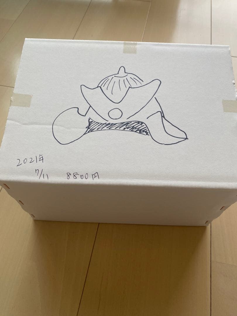 ガラス製　　兜　　小樽　　大正硝子館