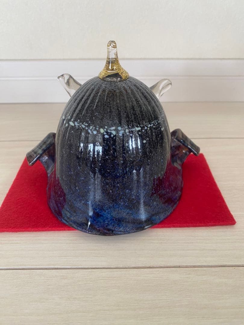 ガラス製　　兜　　小樽　　大正硝子館