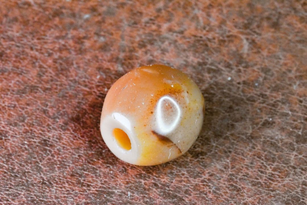 西アジア出土 アンティークカーネリアン 300〜500年前 朱砂　01