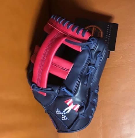 新品★最高級USA限定発売☆星条旗ロゴ☆アンダーアーマー★内野手グローブ★右投★