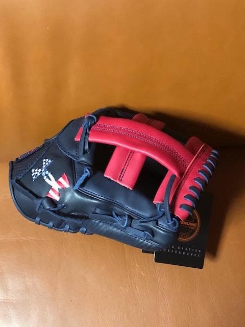 新品★最高級USA限定発売☆星条旗ロゴ☆アンダーアーマー★内野手グローブ★右投★