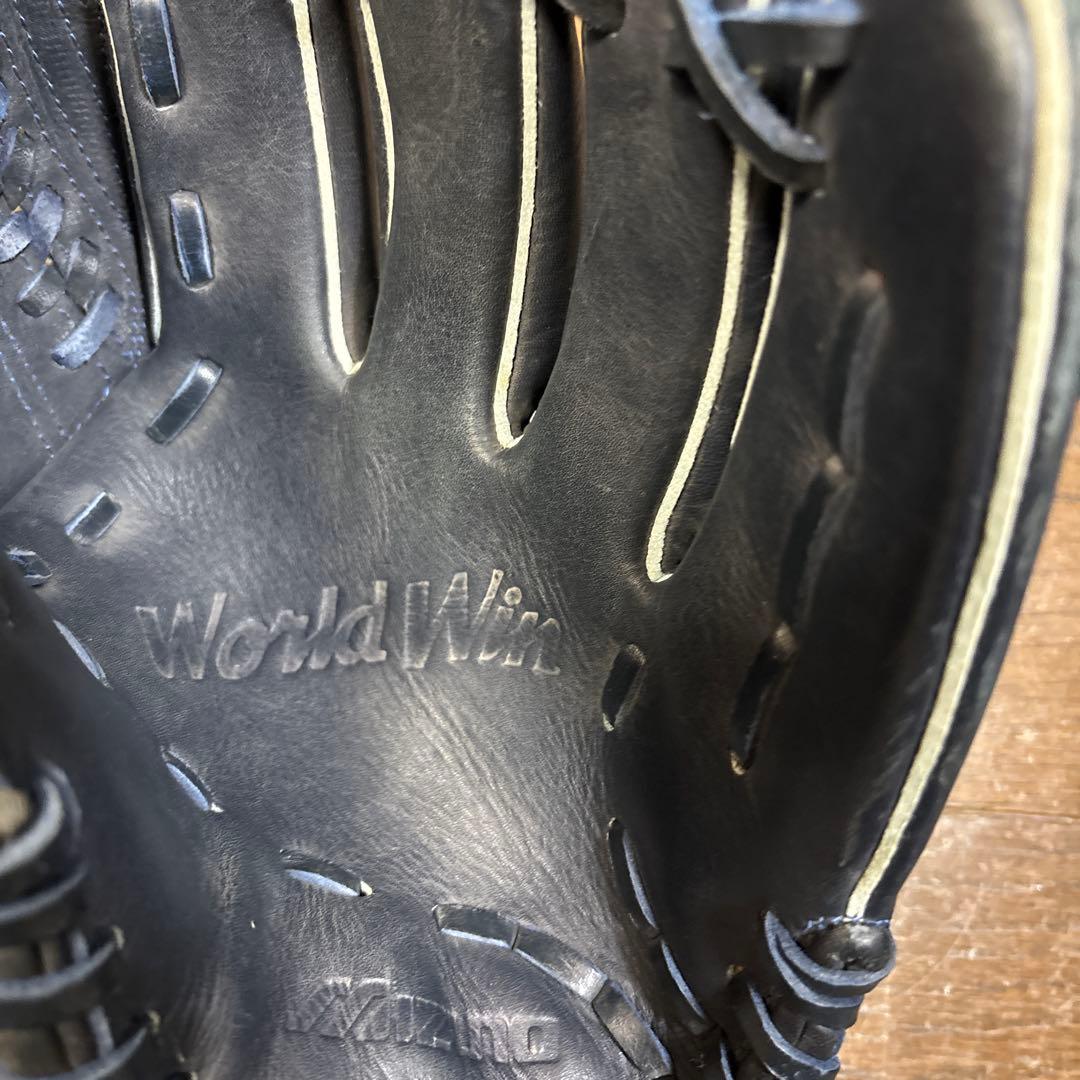 三浦大輔サイン入りグローブ