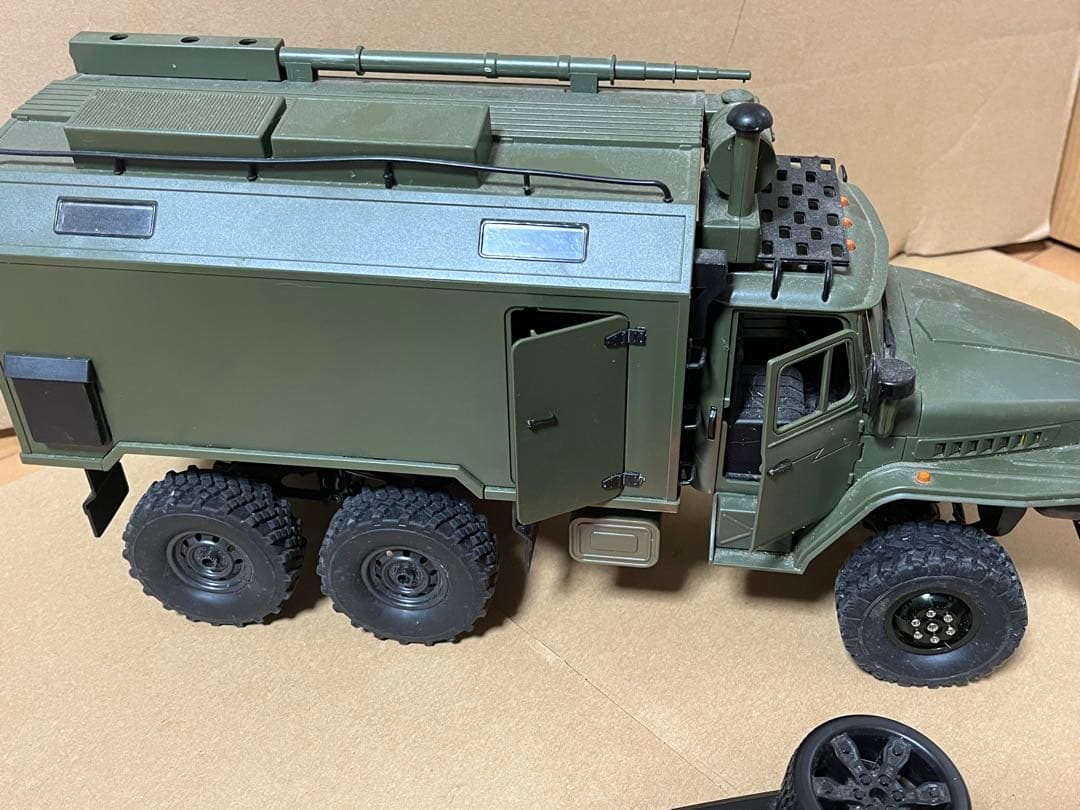 軍事トラック　ラジコン