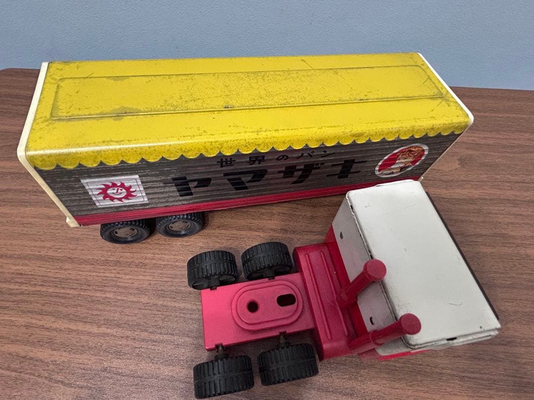 ヤマザキトラック　ブリキのトラック　ヤマザキパン レトロ　ブリキのオモチャ