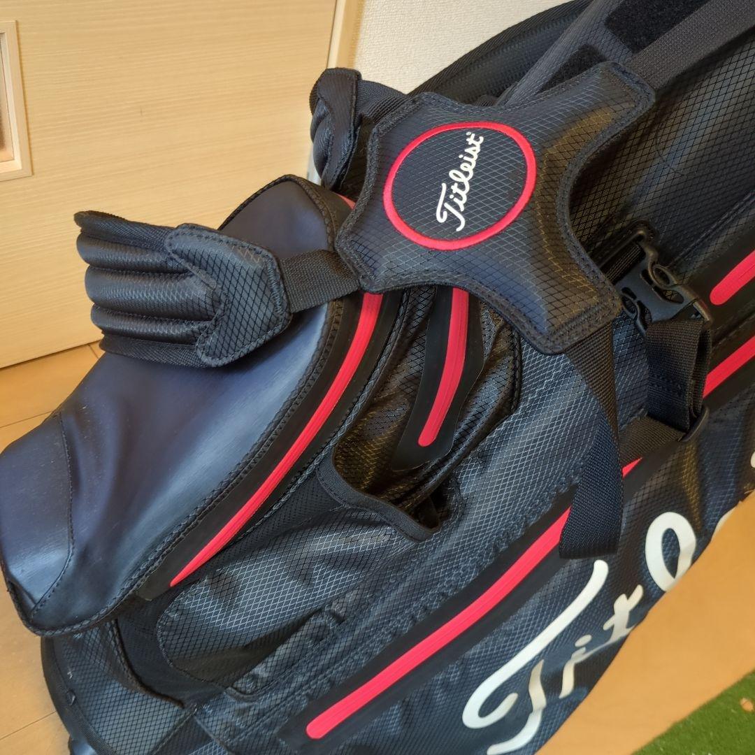 Titleist 軽量キャディバッグ ブラック/レッド