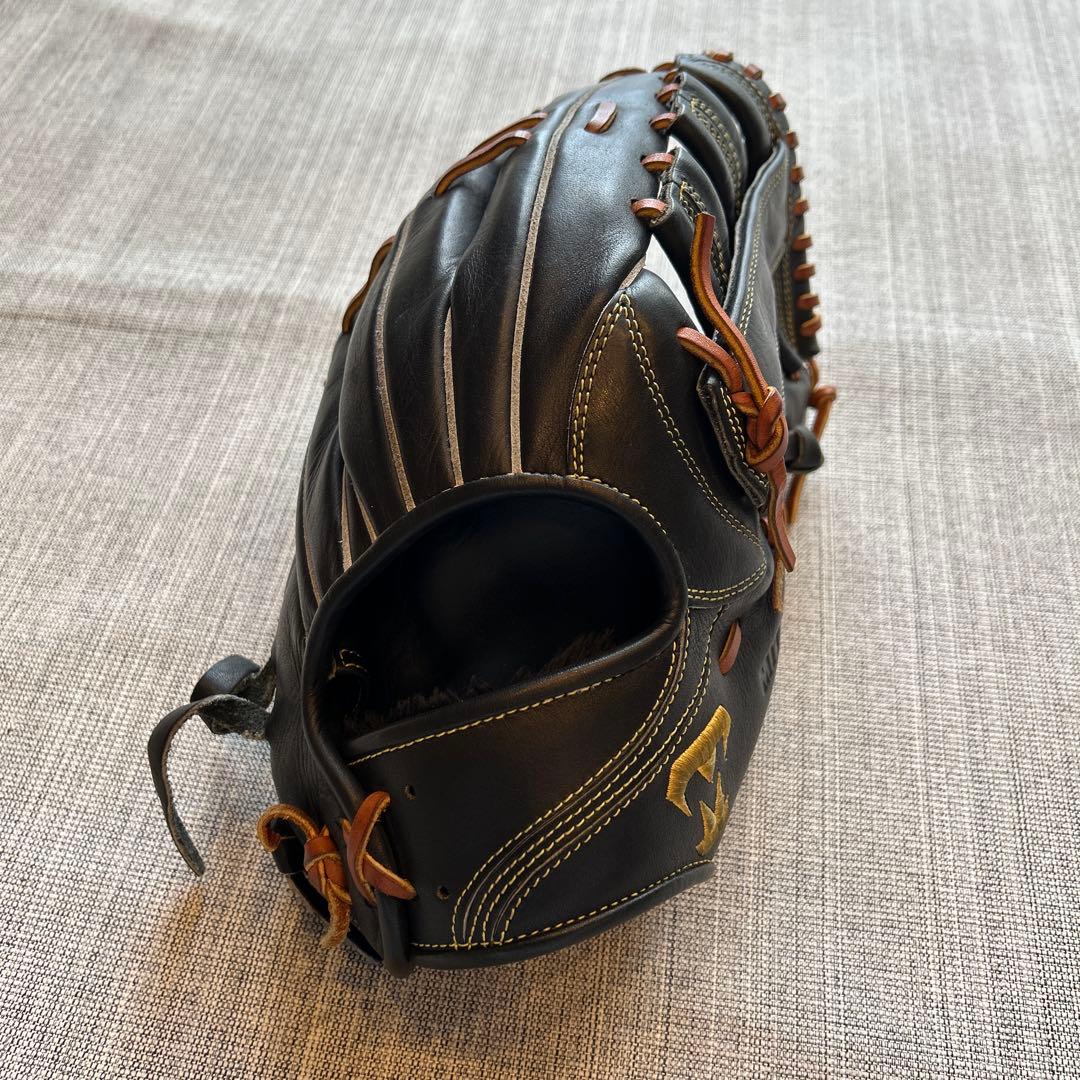 ミツワタイガー　軟式グローブ 黒