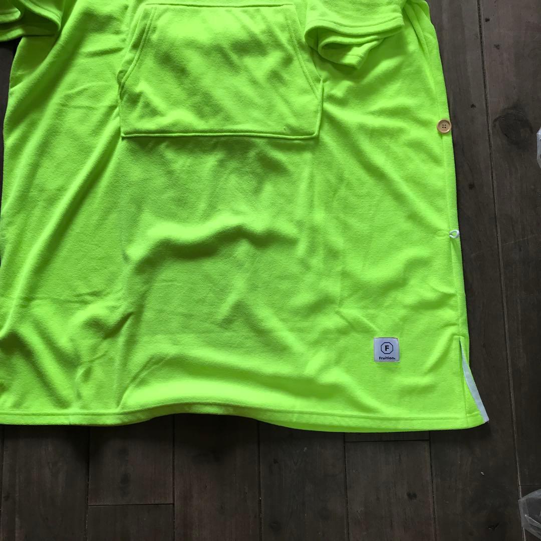 蛍光イエロー フード付きオーバーサイズウェア　タオル　着替え用