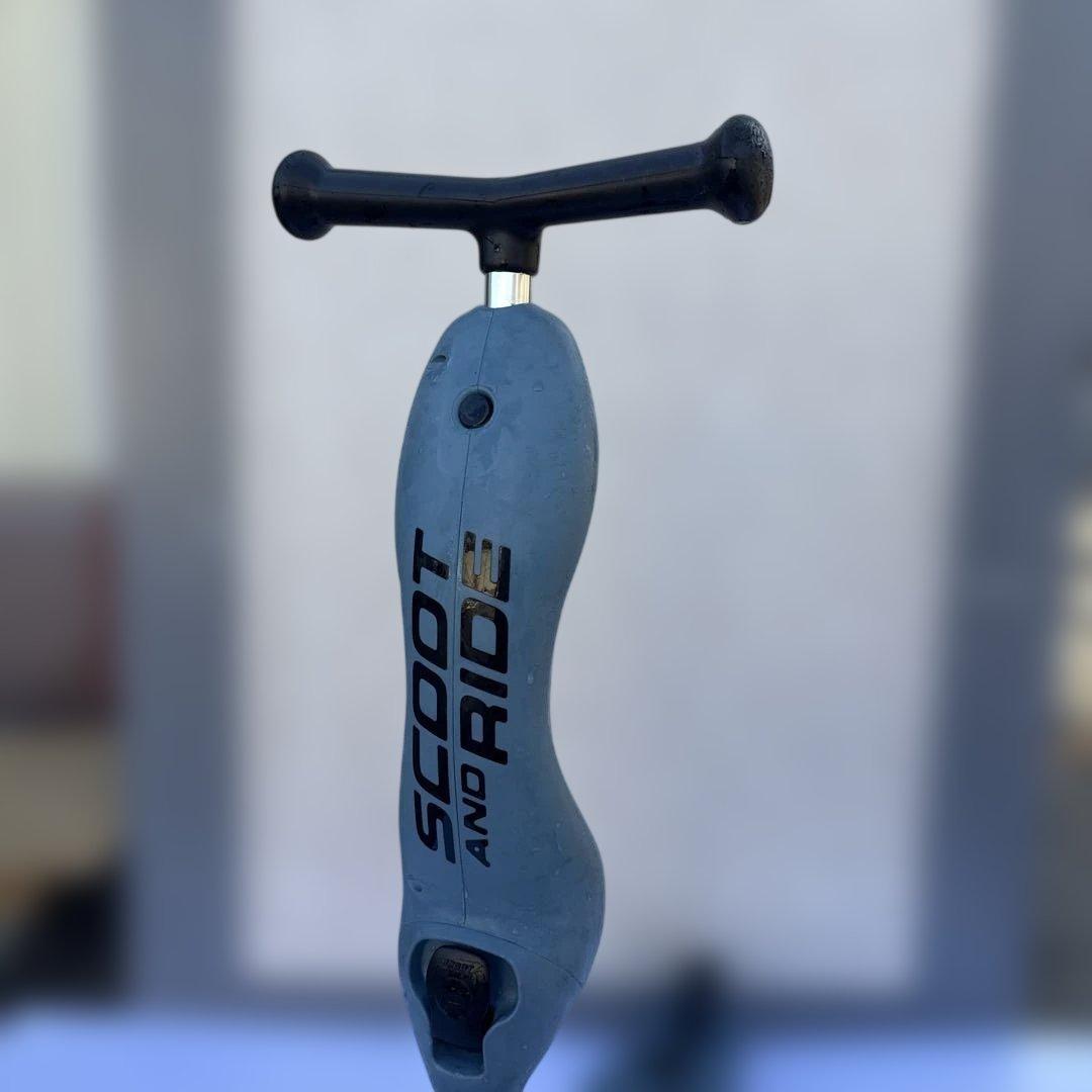 SCOOT AND RIDE 三輪車 ブルー　変形できるタイプ