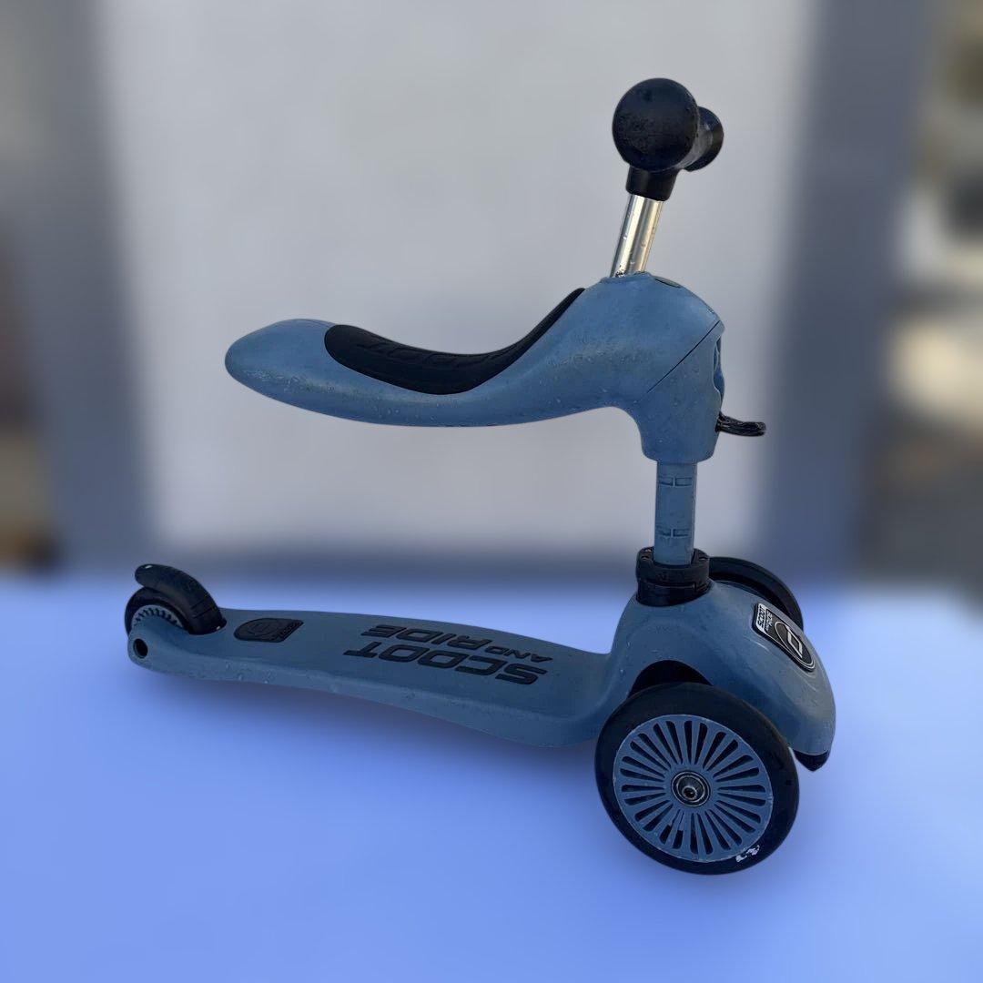 SCOOT AND RIDE 三輪車 ブルー　変形できるタイプ