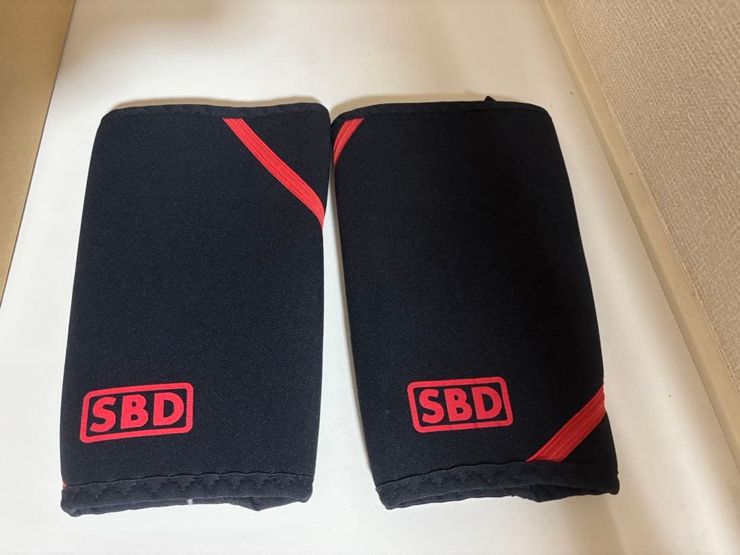 SBD ウエイトリフティングスリーブ 右用 ブラック/レッド