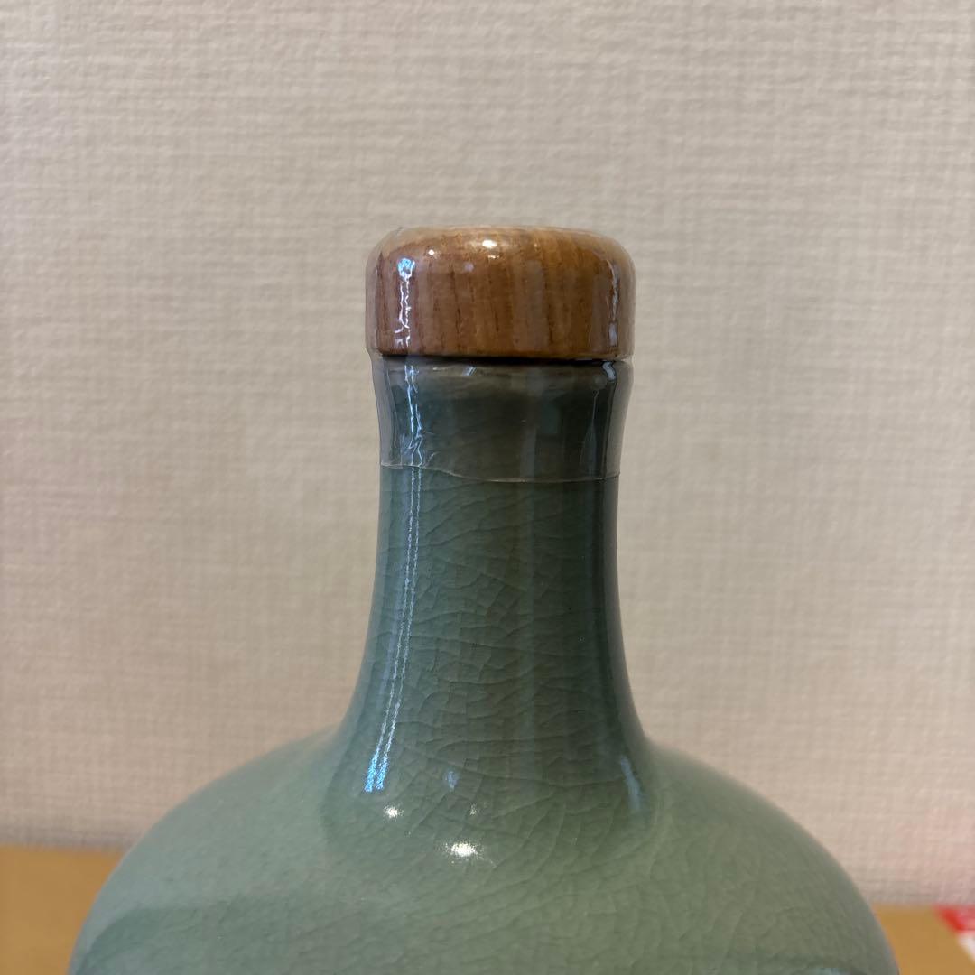 ニッカ ウイスキー　特選 高麗青磁 雲鶴草花文様 象嵌ボトル　陶器　未開封