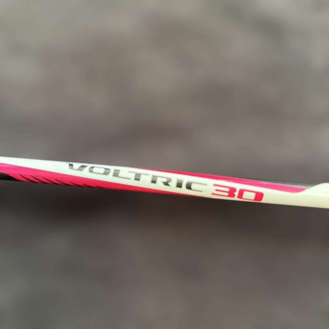 ヨネックス　VOLTRIC 30 バドミントンラケット 専用ケース付き