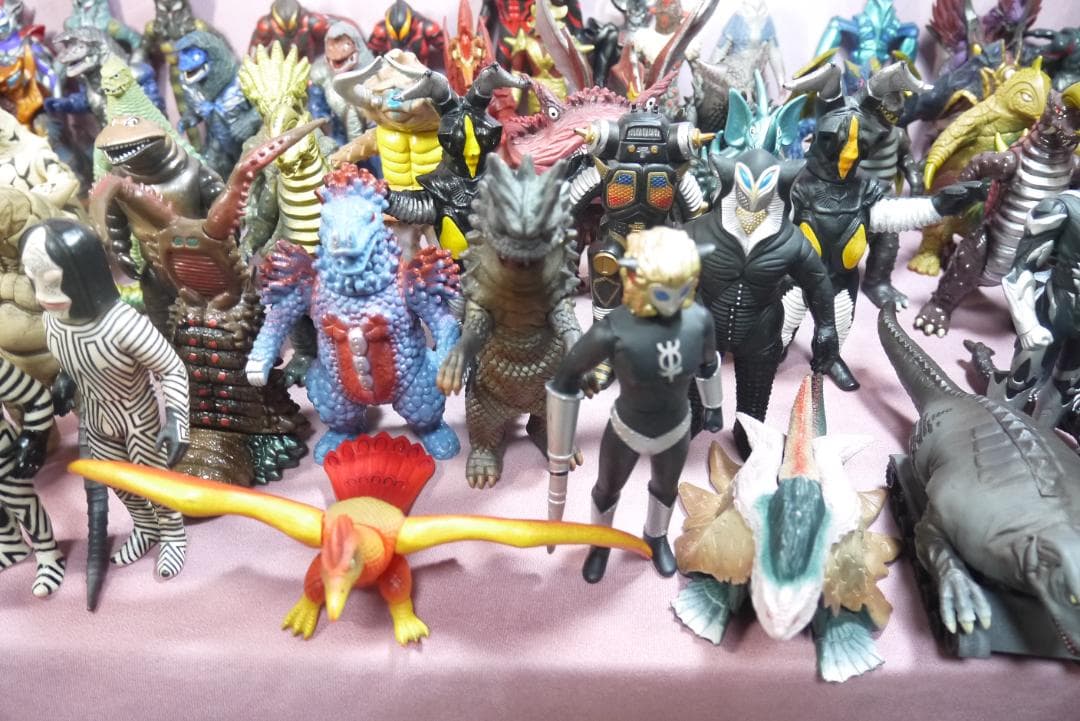 ウルトラ怪獣シリーズ　ほか　怪獣ソフビ　73体