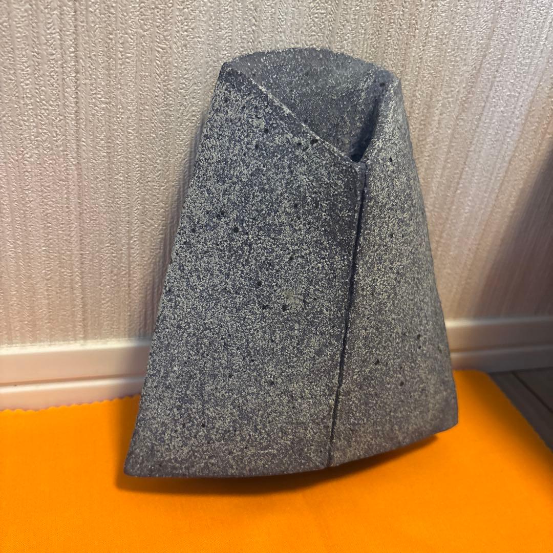 三原 研　炻器花入”蝉”