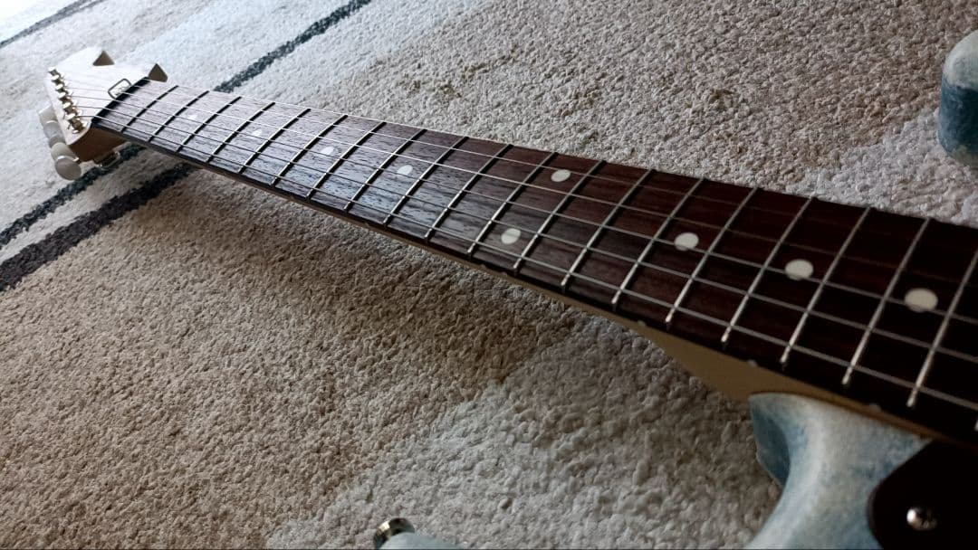 自作 ストラトキャスター Dust Blue コンポーネント 木製PG レリック