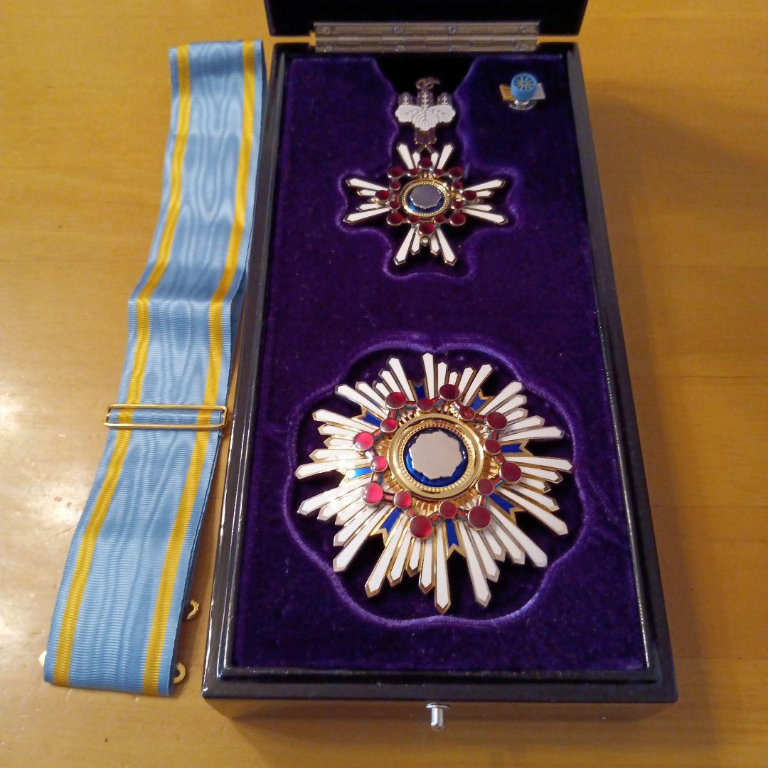 【激レア 美品】現行 瑞宝重光章 制度改正後新型 勲二等瑞宝章 本物保証 勲章