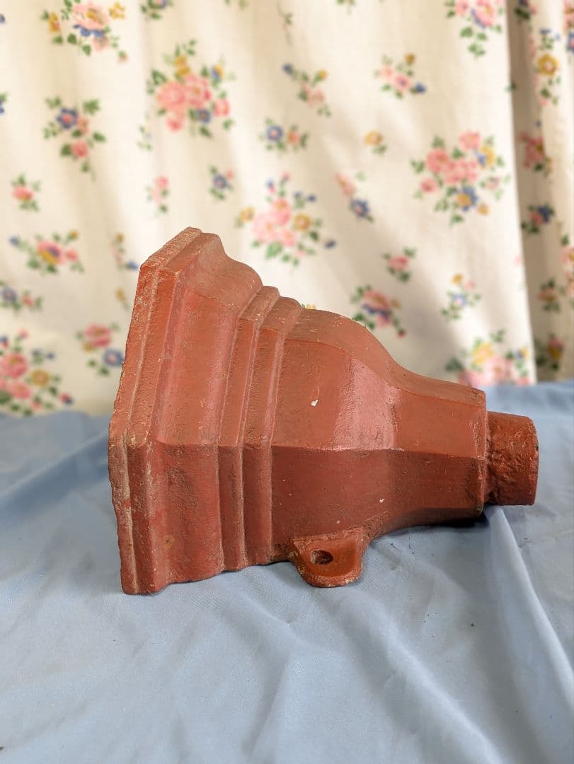 イギリス アンティーク 鉄製 壁掛けプランター 植木鉢 レンガ色