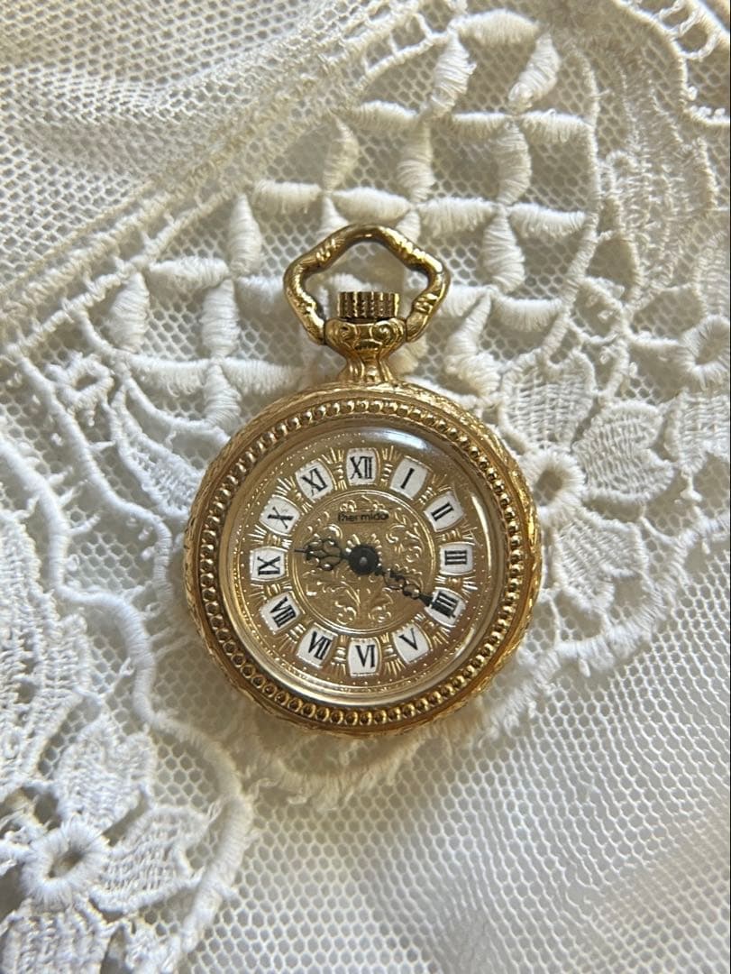 ◆フランスアンティーク｜小さな懐中時計Bミニペンダント金ゴールドネジ巻き白黒