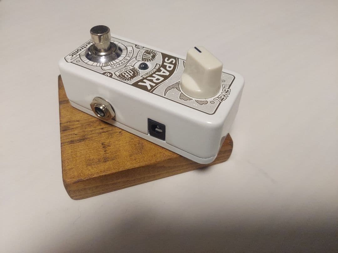 【ほぼ新品】TC Electronic SPARK ブースター／箱付き