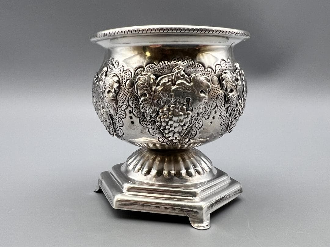 925刻印　銀製品　蒲萄文　調味料入れ？　重量約57g