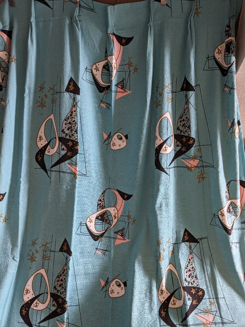 50'柄カーテン2枚　ブルーパレット200