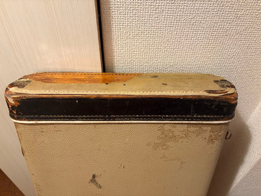 60年代フェンダージャズベ、プレベ用ホワイトトーレックスケース　Fender