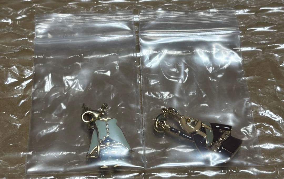ゴールデンカムイ　衣装チャーム　尾形百之助　ヴァシリ　2個セット