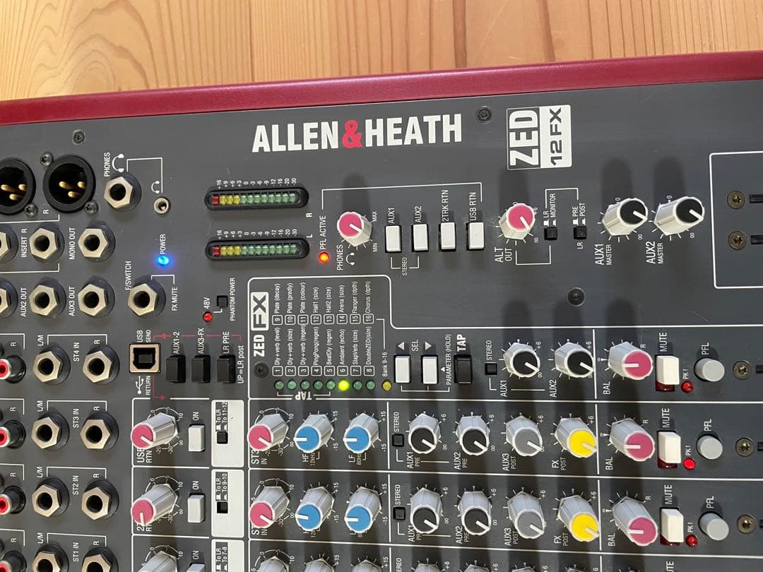 ALLEN & HEATH ZED 12-FX アナログミキサー