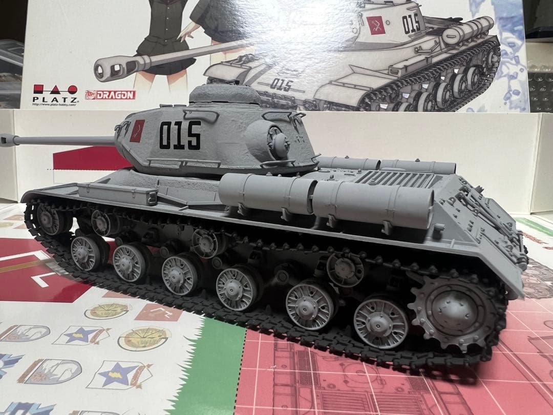 ガールズ＆パンツァー 1/35 IS-2 プラウダ高校仕様 塗装済み完成品