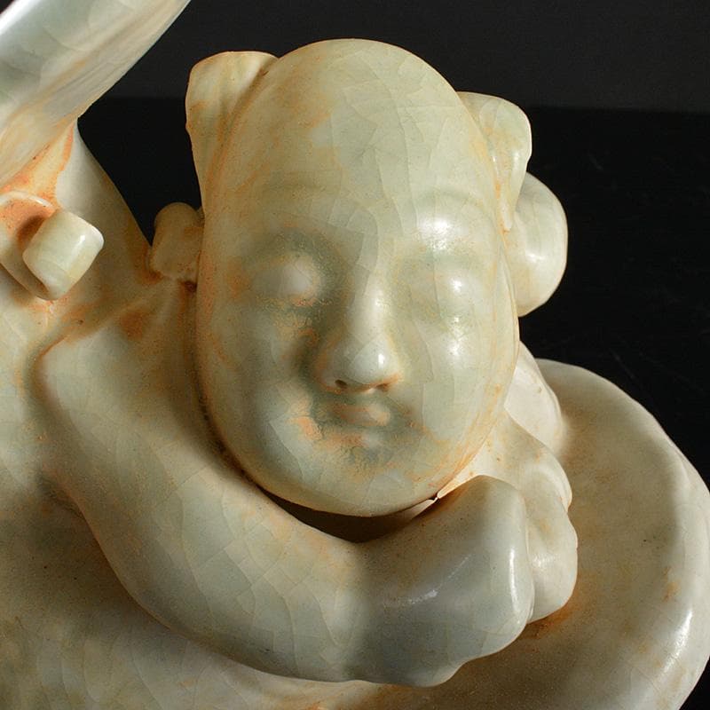 中国　粉青釉　蓮に唐子　枕　置物　V　R6278