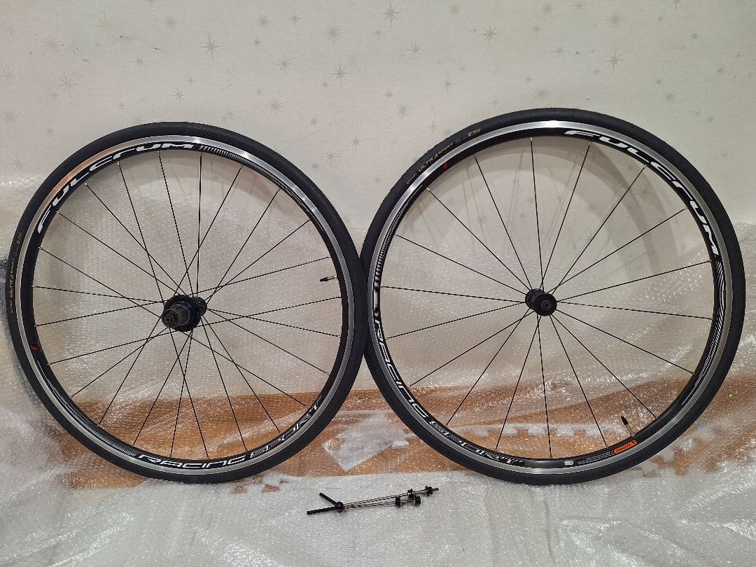 ほぼ新品フルクラムレーシング　スポーツ　ホイール　タイヤ付き