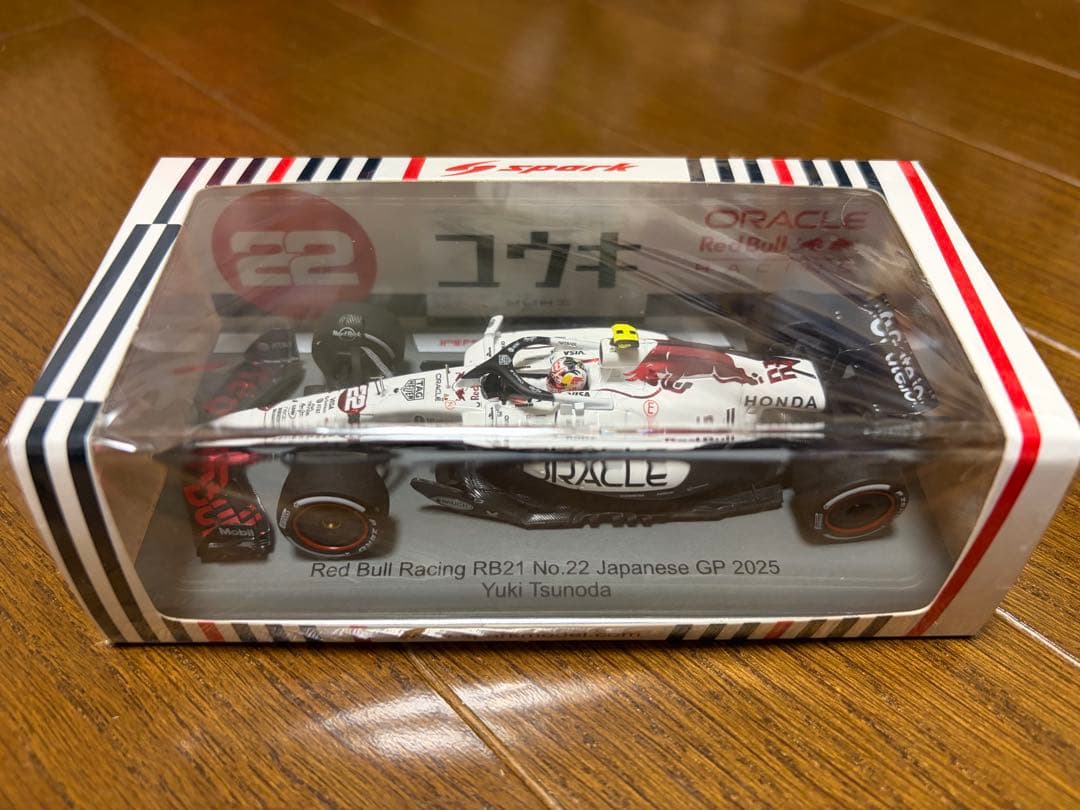 角田裕毅 1/43 Red Bull Racing RB21ミニカー　日本GP