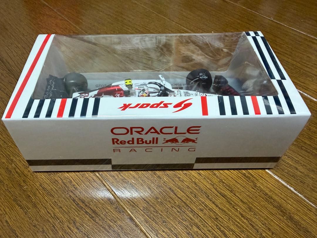 角田裕毅 1/43 Red Bull Racing RB21ミニカー　日本GP