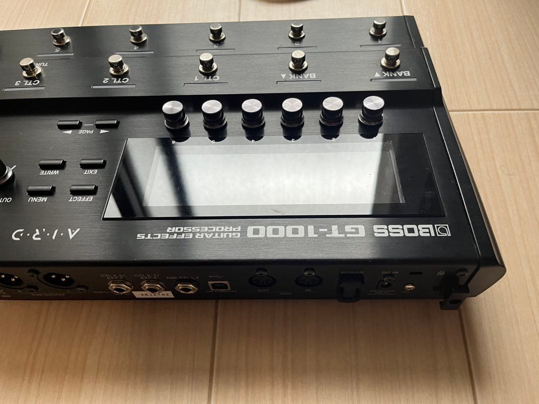 【金曜まで値下げ】BOSS GT-1000 ギターエフェクトプロセッサー