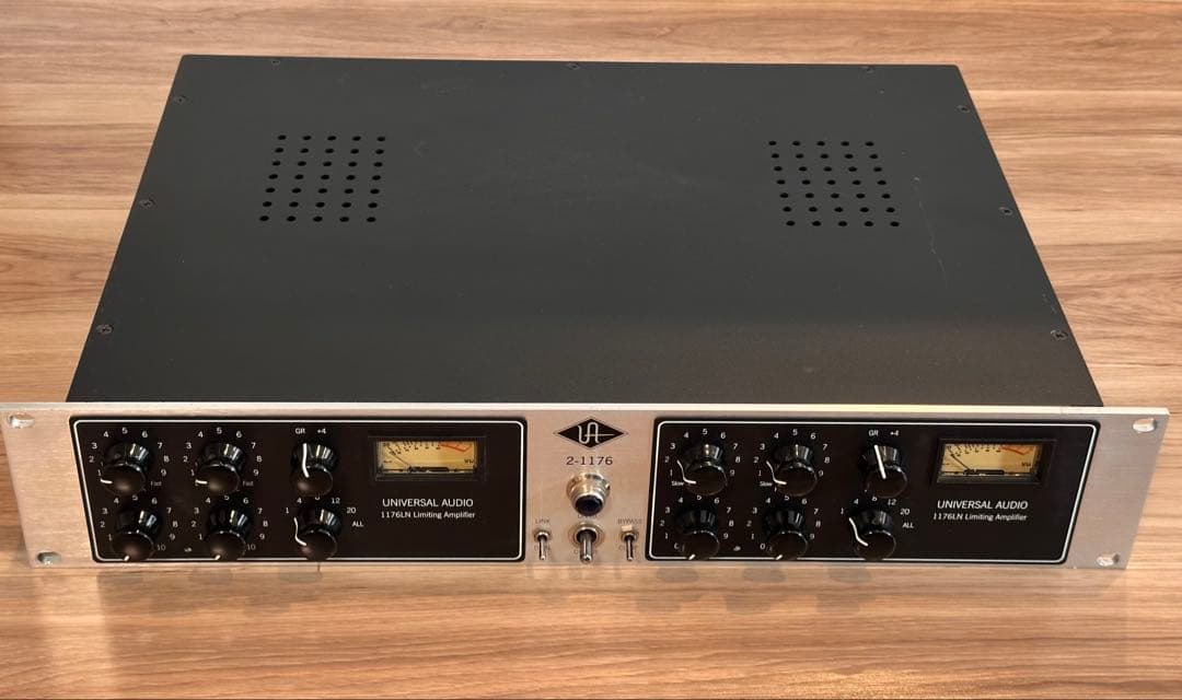 Universal Audio 2-1176 デュアル FET コンプレッサー