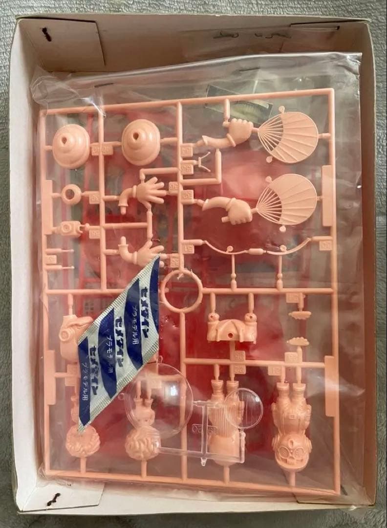 【未組立】うほほいピンポン号 Drスランプ アラレちゃん　プラモデル