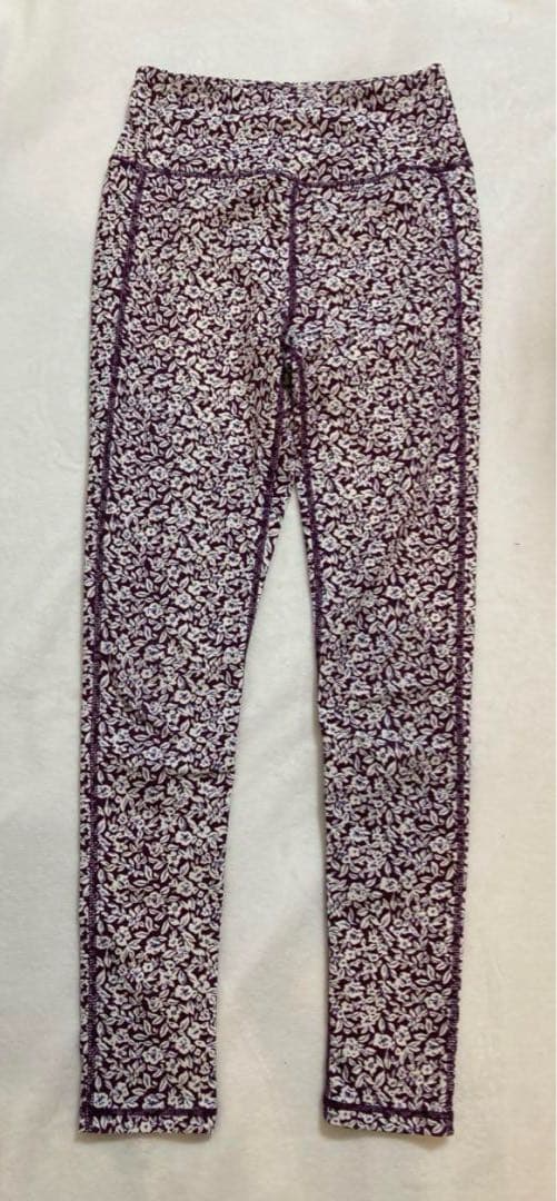 新品　emmi yoga エミヨガ　フラワーレギンス　小豆色×藤色S