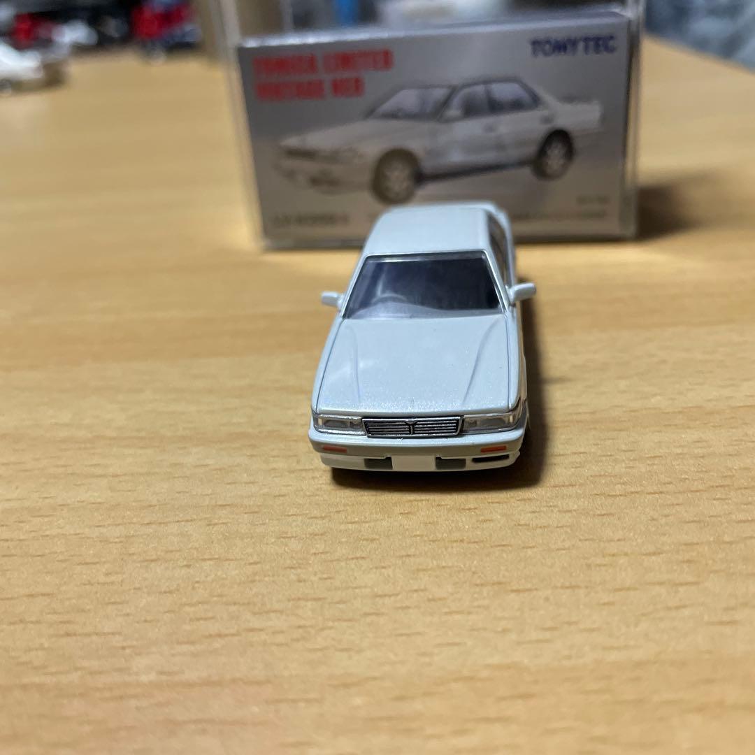 ローレル　トミカリミテッドヴィンテージ　ミニカー