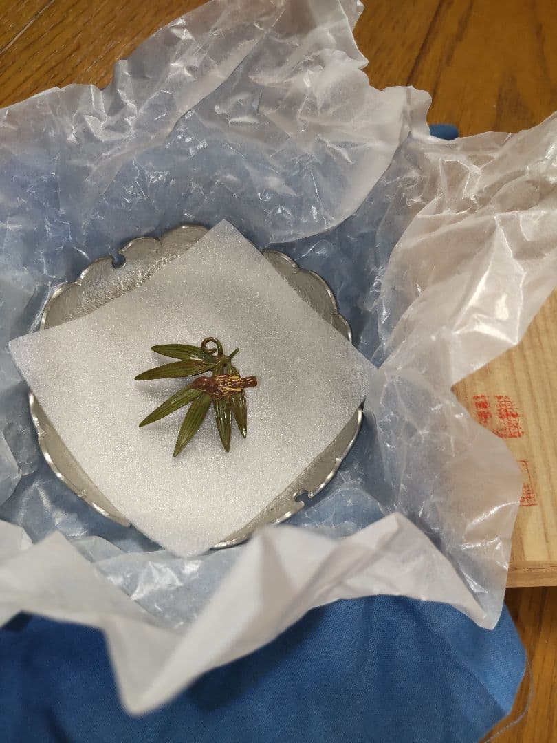 清課堂　鋳銅【竹に雀】香立＆錫【石目雪輪】皿　共箱付属