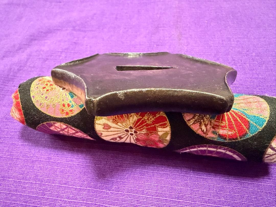 無孔無櫃　武用鍔　秀重作　予州正阿弥　六方富士型木瓜　鉄鐔（日本刀装具小柄小刀拵