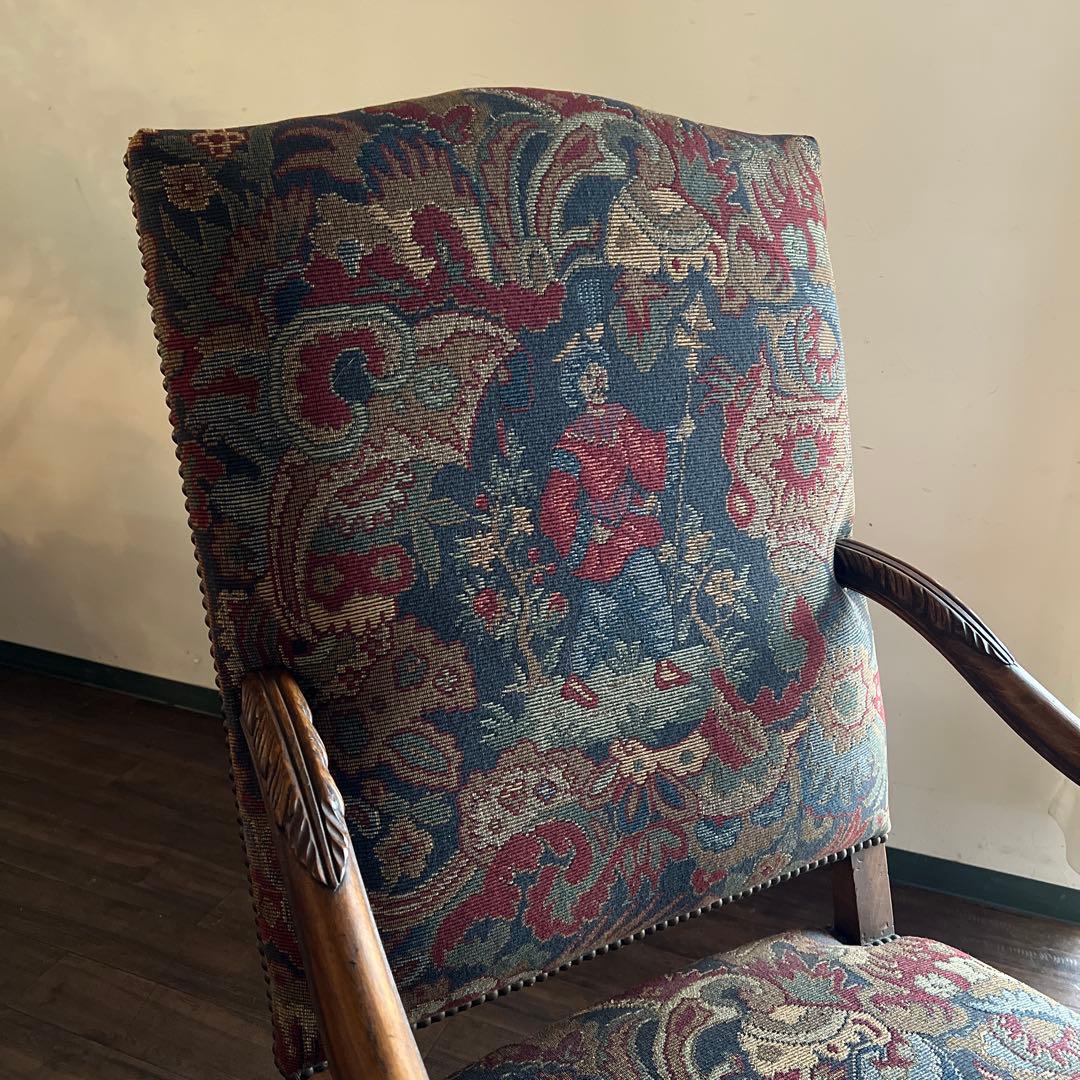 k207r124 神戸家具 カーヴィングアームチェア 英国アンティーク 彫刻装飾